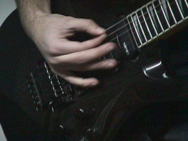 Este no es Dimebag Darrell, soy yo tocando mi Samick Artist Series que cambia de color, jeje